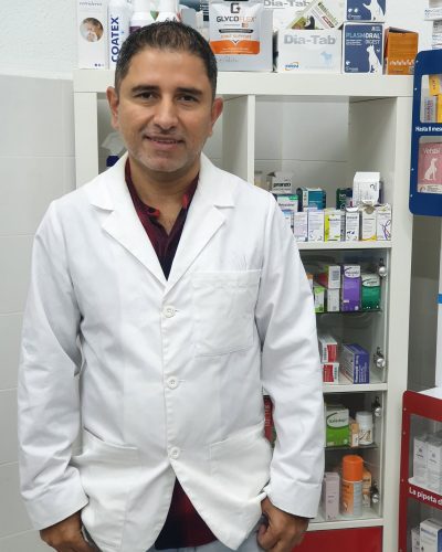 dr-carlos-clinica-veterinaria-barcelona-mostoles-2